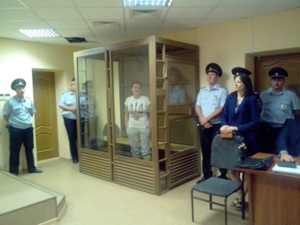 Летчица Надежда Савченко в суде РФ