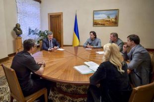 Порошенко встретился с активистами