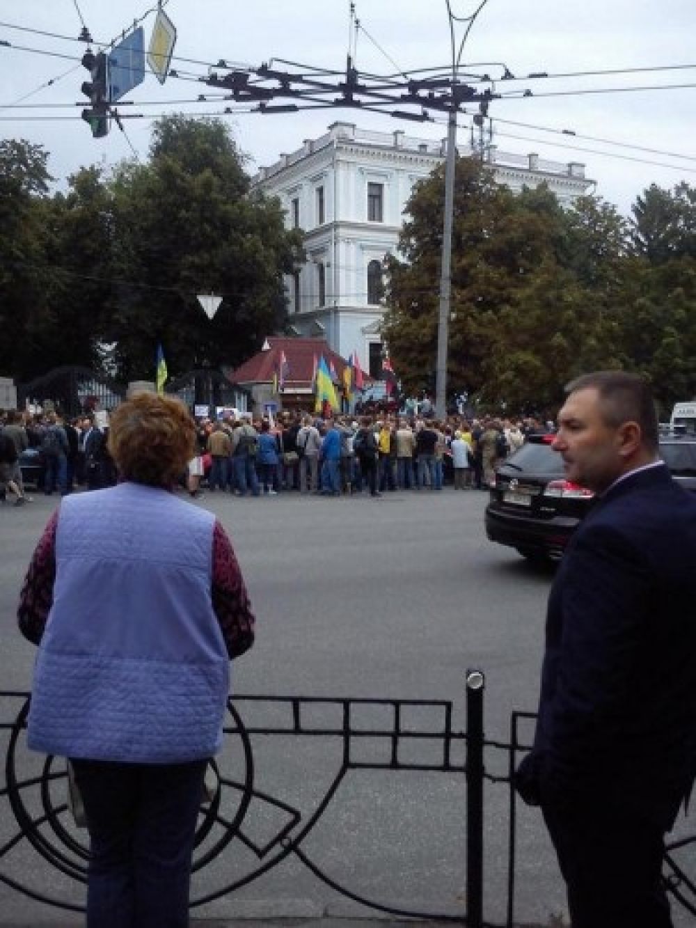 Под Минобороны в Киеве митингующие перекрыли Воздухофлотский проспект