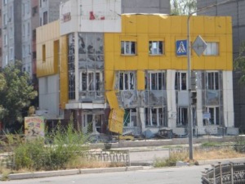 Разрушения в Луганской области