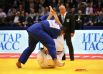 Ренат Саидов выигрывает схватку с алжирским спортсменом