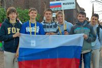 Алексей (второй слева) и Никита (четвёртый слева) в будущем планируют работать в России