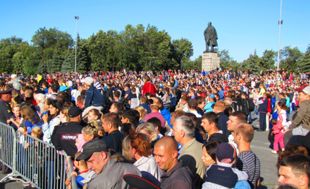 На главной площади города собралось более 8000 ульяновцев