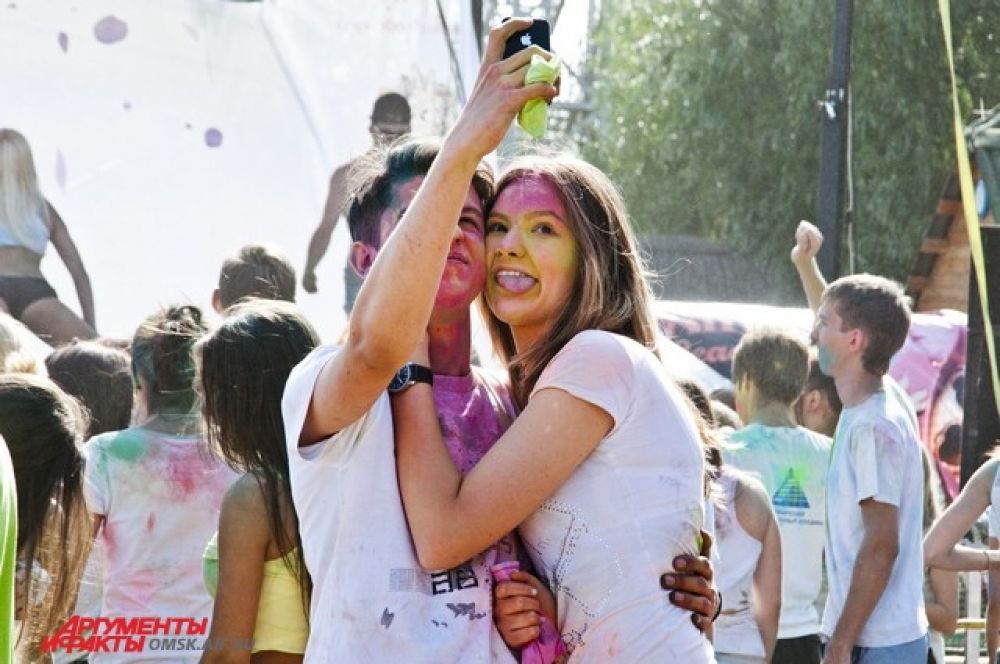 Фестиваль красок состоялся в Омске.