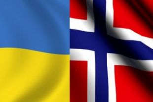 Флаги Украины и Норвегии