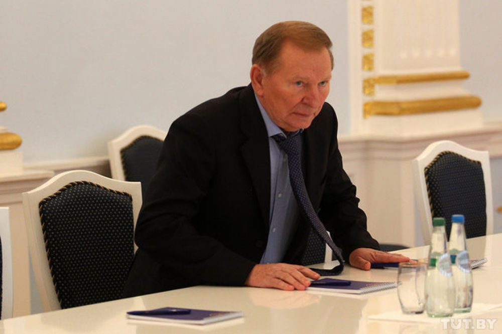 На трехсторонних переговорах Украину представляет экс-президент Леонид Кучма