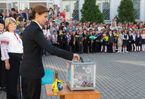 Марина Порошенко на празднике Первого звонка в столичной школе
