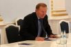 На трехсторонних переговорах Украину представляет экс-президент Леонид Кучма