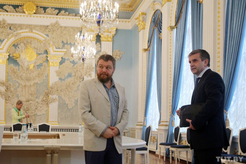 Посол РФ в Украине Михаил Зурабов и представитель ДНР Андрей Пургин