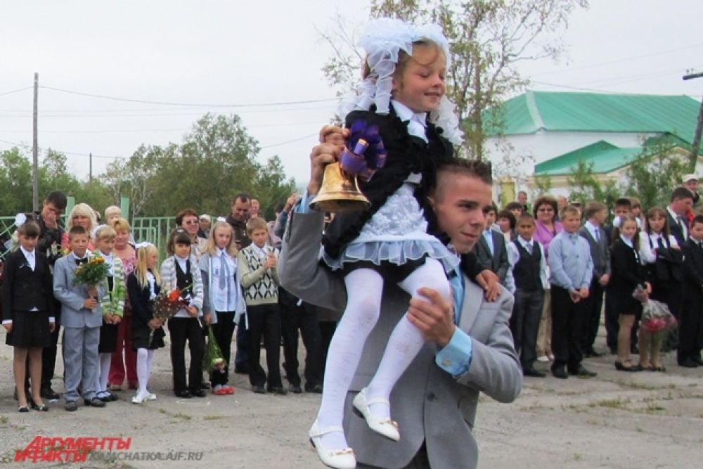 Весёлый звон оповестил посёлок о начале нового учебного года.