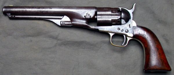 Выпущенный в 1860 году Colt Army стал самым популярным оружием Гражданской войны, хотя стоил дороже других револьверов – 13 долларов. Он заряжался с передней части барабана с помощью шомпола, а потому уступал по скорости перезарядки и вероятности самопроизвольного выстрела своему конкуренту – Remington Model 1858. Тем не менее, огневая мощь Colt Army была выше.