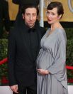 Актер из популярнейшего ситкома «Теория Большого Взрыва» Саймон Хелберг в апреле стал отцом во второй раз. Его жена Джоселин родила сына. Малыша назвали Уайлдер.