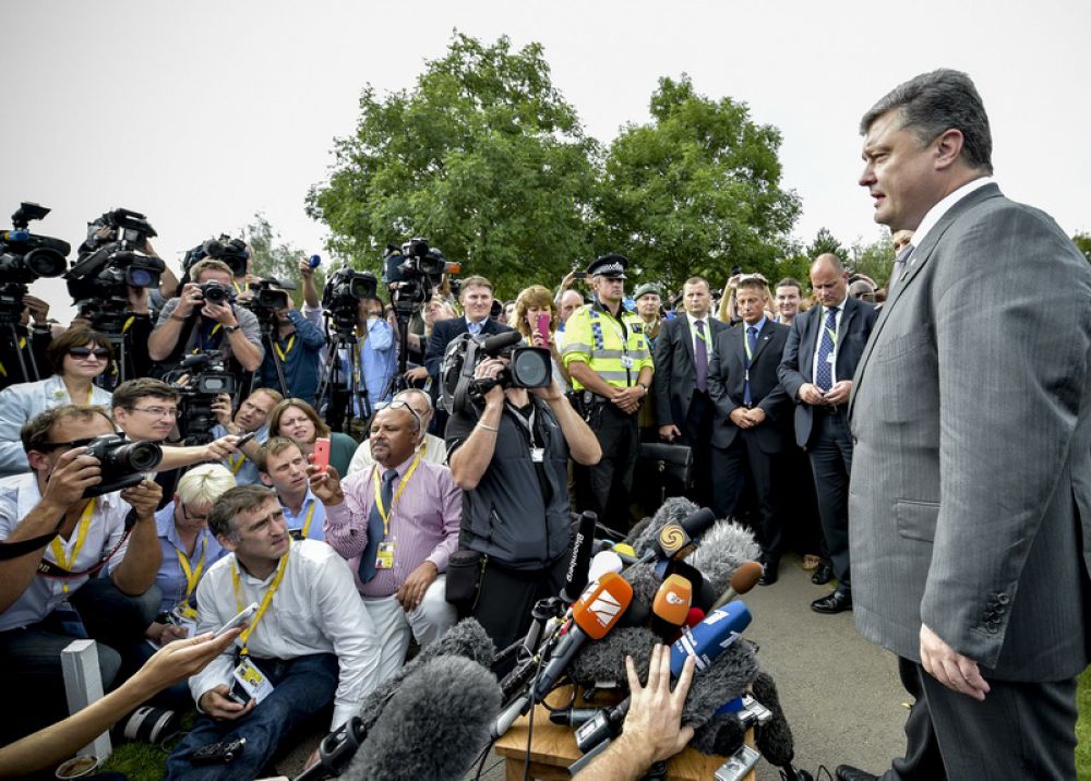 Петр Порошенко на саммите НАТО в Великобритании