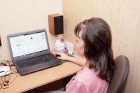 За экраном компьютера ребёнка могут подстерегать недоброжелатели и даже преступники.