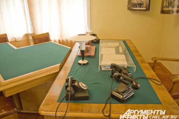 Телефон без диска - это была пряма связь с Берия и Сталиным.