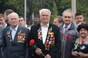 В Мариуполе празднуют День освобождения города от немецко-фашистских захватчиков