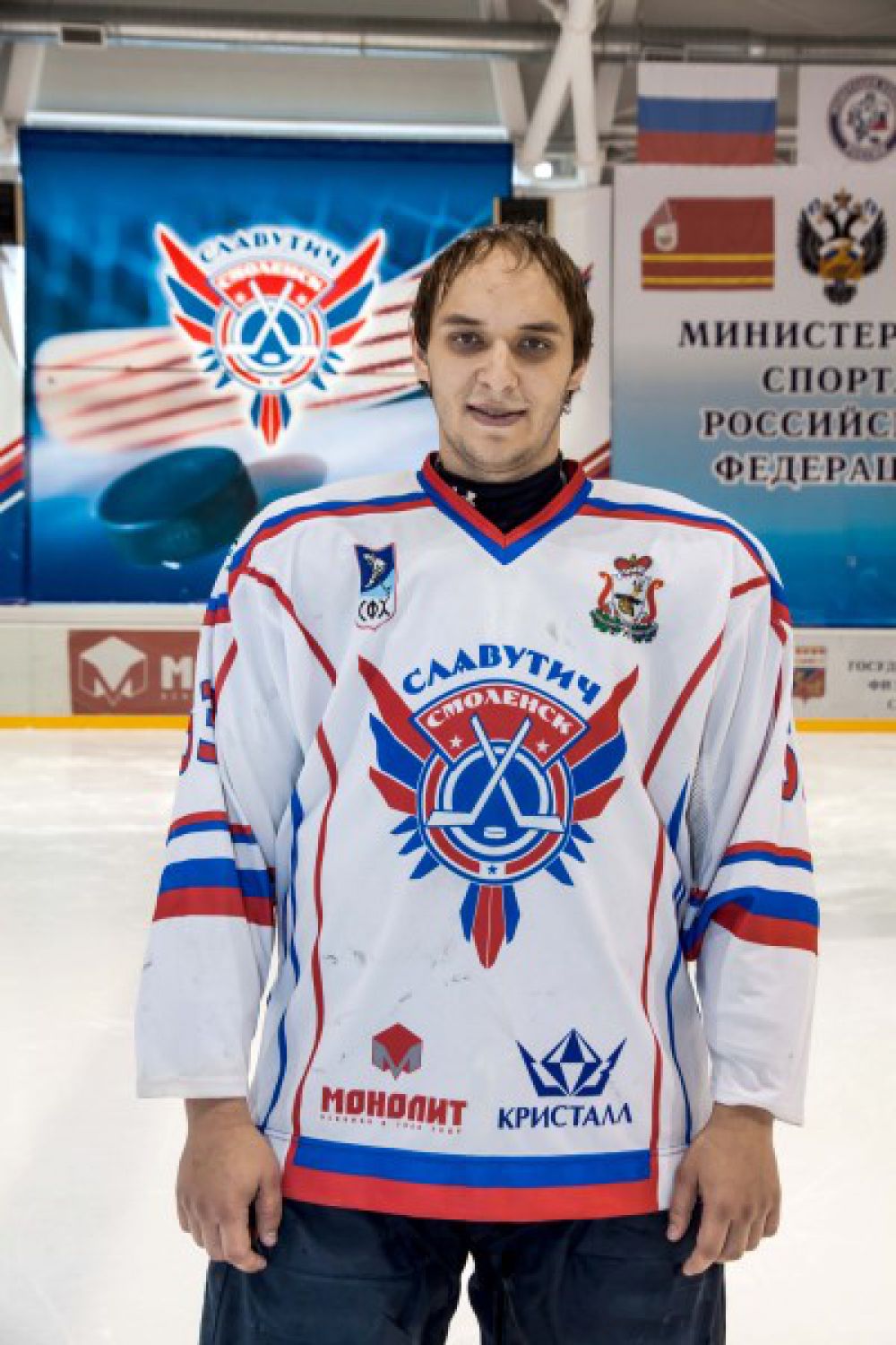 Никита Козлов Родился в 1990 году, рост - 183 сантиметра, вес – 92 килограмм. На лед выходит под номером 63. Воспитанник уфимского ХК «Салават Юлаев».