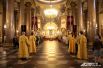 Утро в Казанском соборе началось с литургии.