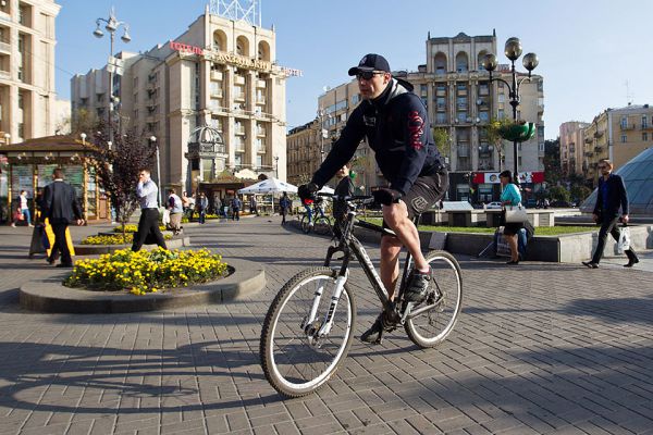 Виталий Кличко приехал на работу на велосипеде