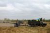 Украинские военные учатся стрелять из гаубиц