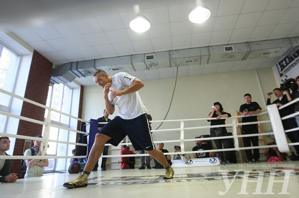 Александр Усик