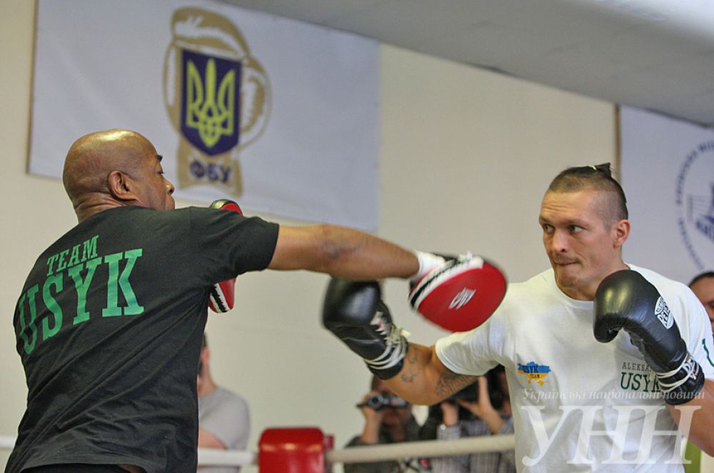 Александр Усик