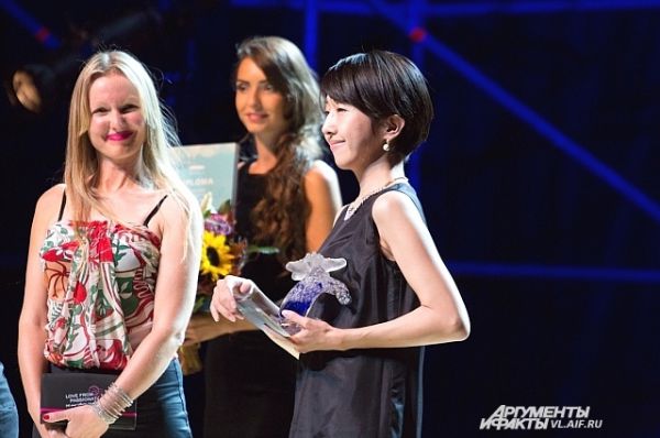 Главный приз получила лента японского режиссёра Наоми Кавасе «Тихие воды».