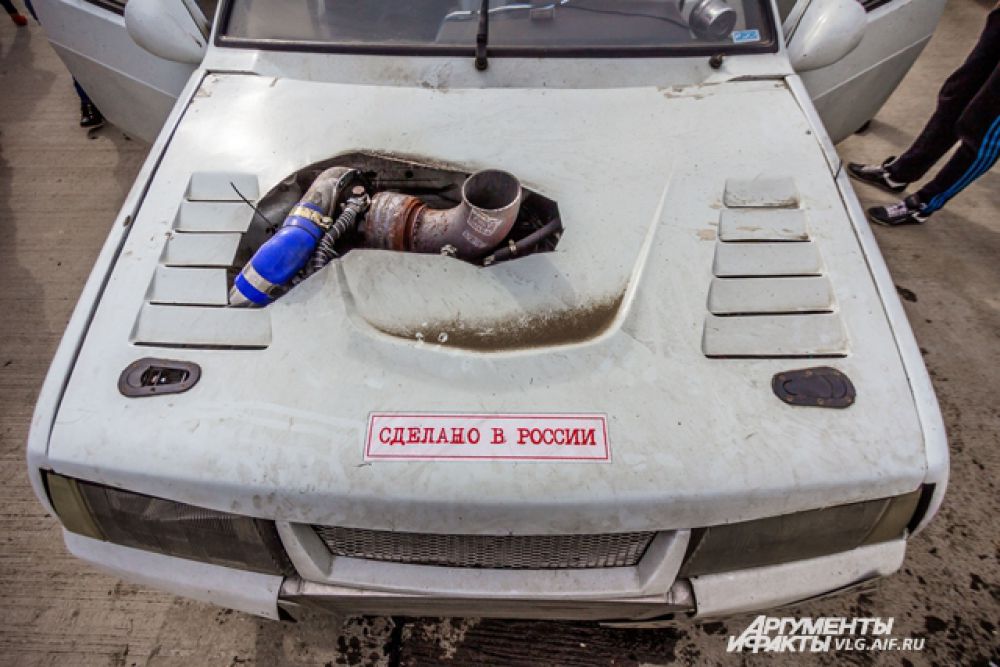 Автолюбители совершенствуют свои машины как могут.