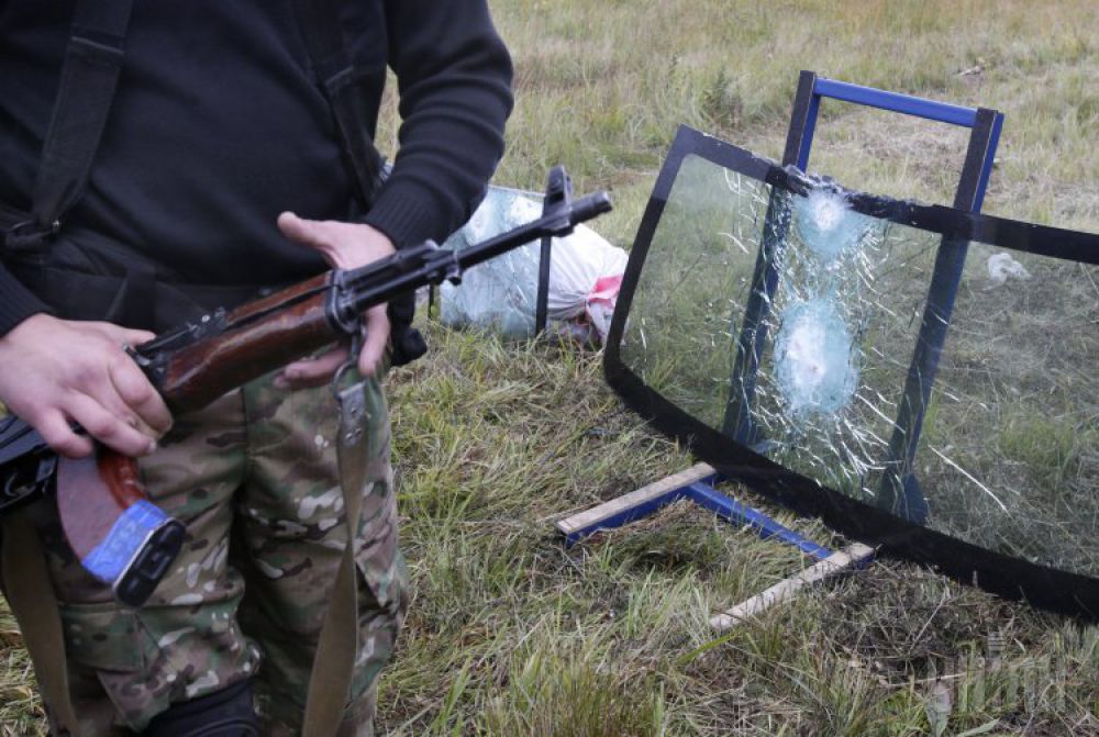 Под Киевом демонстративно обстреляли бронетехнику для сил АТО