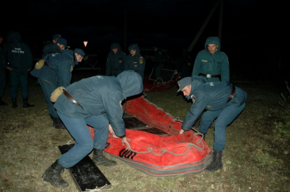 Спасатели начали работать в Ейском районе еще в ночь на 24 сентября.