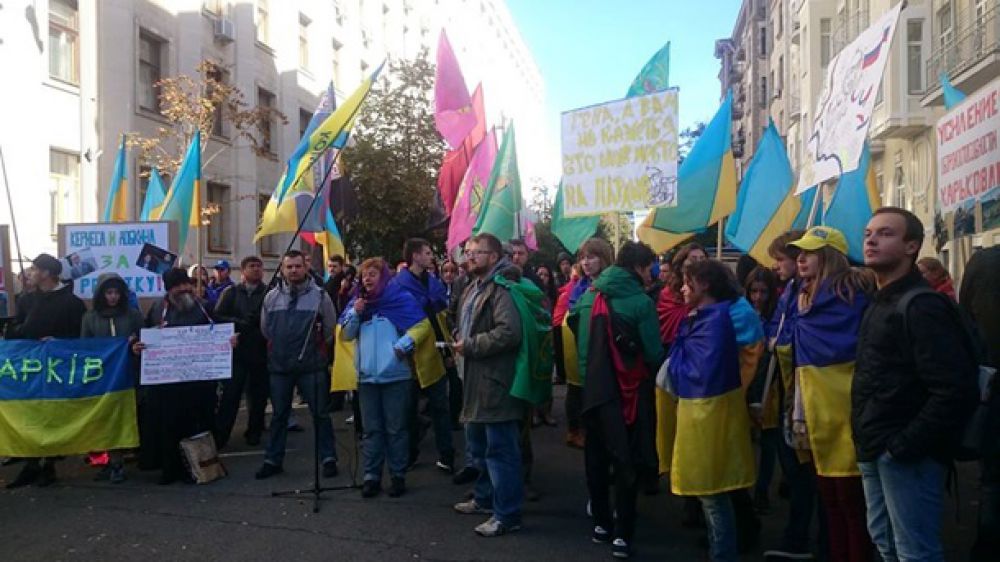 Активисты из Харькова перекрыли Крещатик и требуют отставки Кернеса