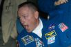 Вместе с россиянами на борт МКС с помощью «Союза» добрался капитан 1-го ранга ВМС США Барри Юджин Уилмор. Для него это второй полёт в космос.