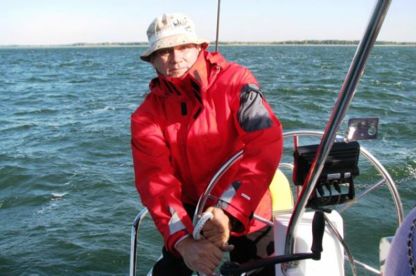 Волгодонский предприниматель Олег Слесарев, предоставивший яхту. 