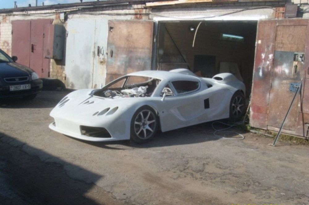 Из Peugeot автолюбитель сделал McLaren F1