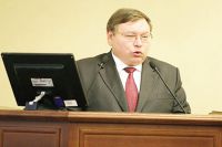 Павел Коньков принял присягу на Конституции Российской Федерации и Уставе Ивановской области.