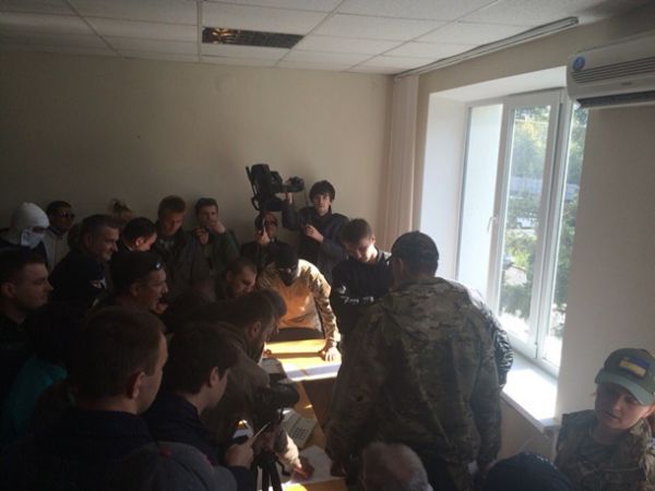 Председатель территориально избирательной комиссии в городе Ирпень Киевской области Алексей Гаврилюк попал под «мусорную люстрацию»