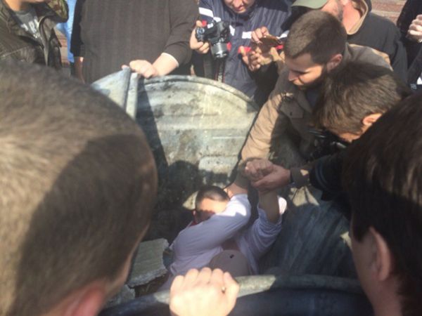 Председатель территориально избирательной комиссии в городе Ирпень Киевской области Алексей Гаврилюк попал под «мусорную люстрацию»