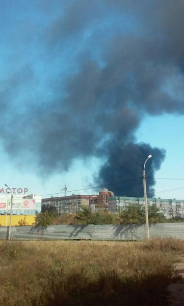Над аэропортом Донецка клубы черного дыма