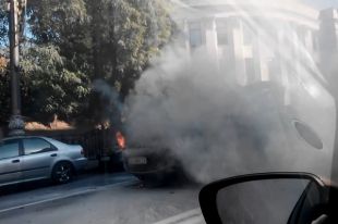 Горящая Mazda