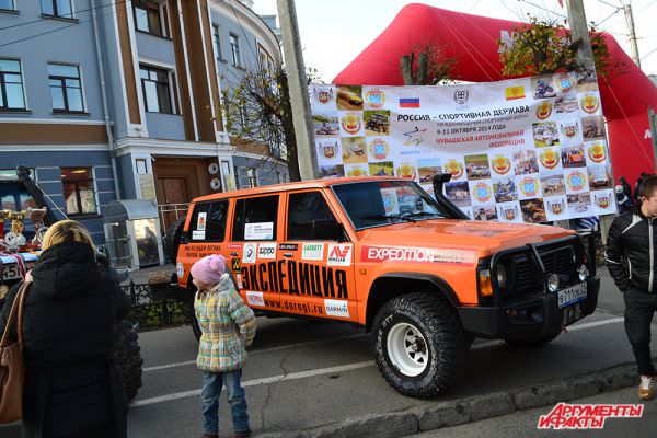 …а апогеем «Спортивного бульвара» стали «боевые машины» чувашской автомобильной федерации.