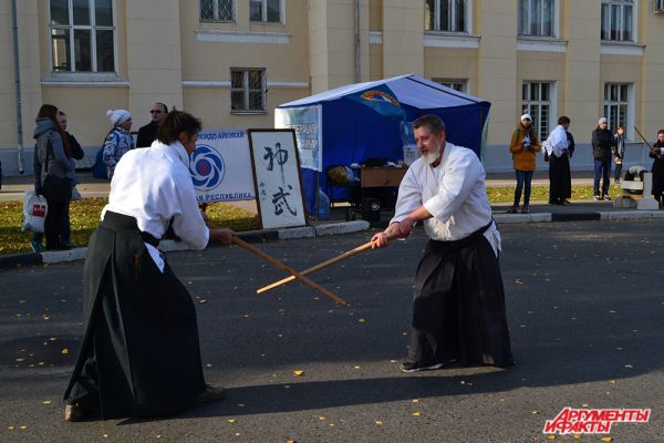 На площади Республики расположились шатры Федерации айкидо – айкикай…