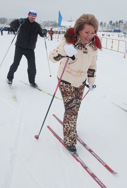 Губернатор Санкт-Петербурга Валентина Матвиенко любит кататься на лыжах.