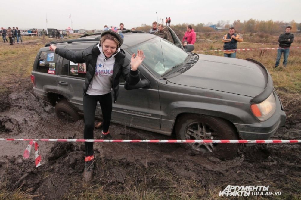 По таким дорогам ходить надо только в резиновых сапогах