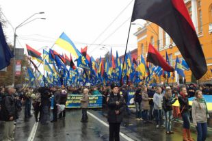 Марш украинских патриотов на Покрову