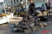Разобранный тротуар на пересечении Межигорской и Хорива