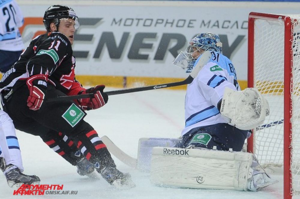 Хоккейный матч «Авангард»-«Сибирь». 