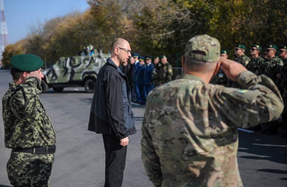 Арсений Яценюк проверил «Стену» на границе с РФ