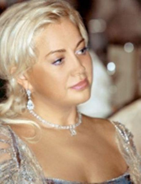 – жена владельца СКМ, президента ФК «Шахтер» Рината Ахметова
