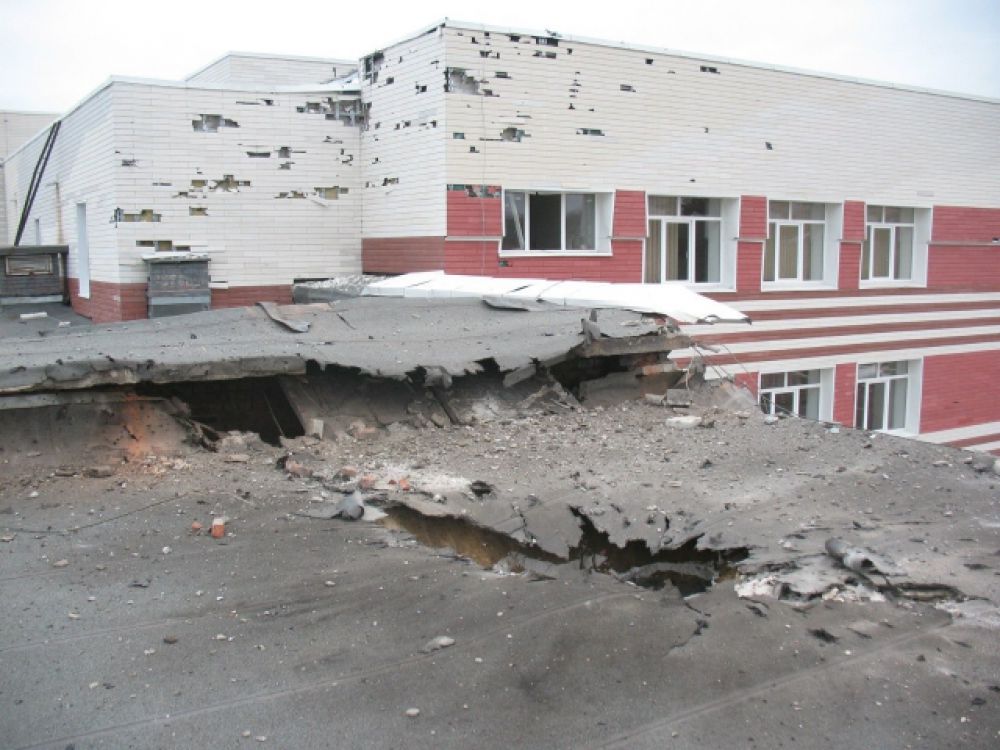 Обстрел школы в Донецке