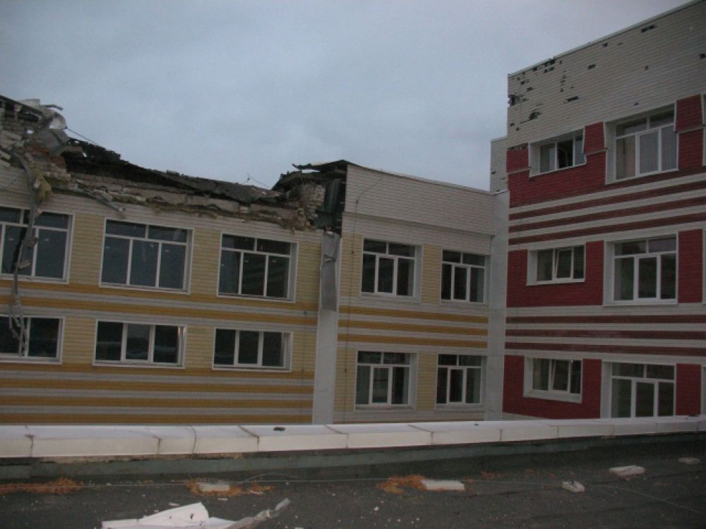 Обстрел школы в Донецке
